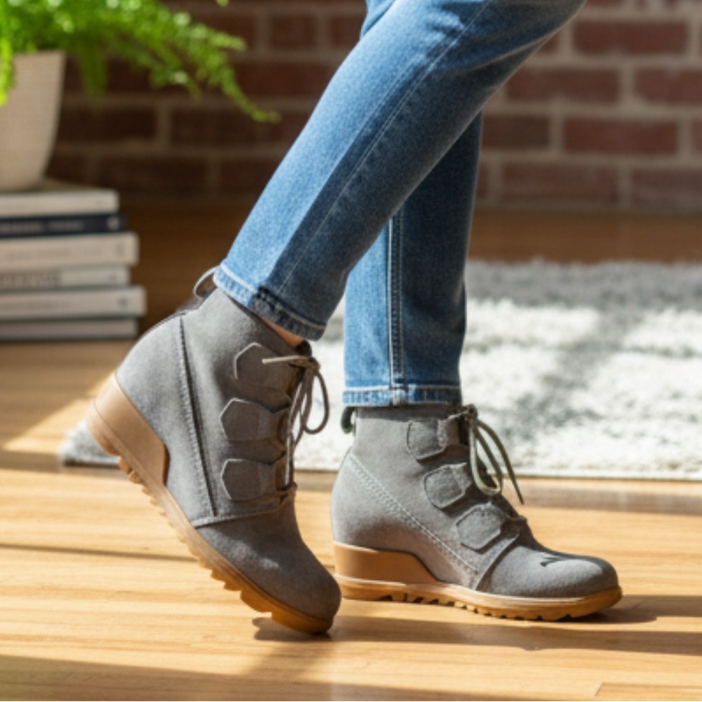 Sorel Evie II Gray Suede Lace Up Waterproof Bootie‎ with Brown Soles